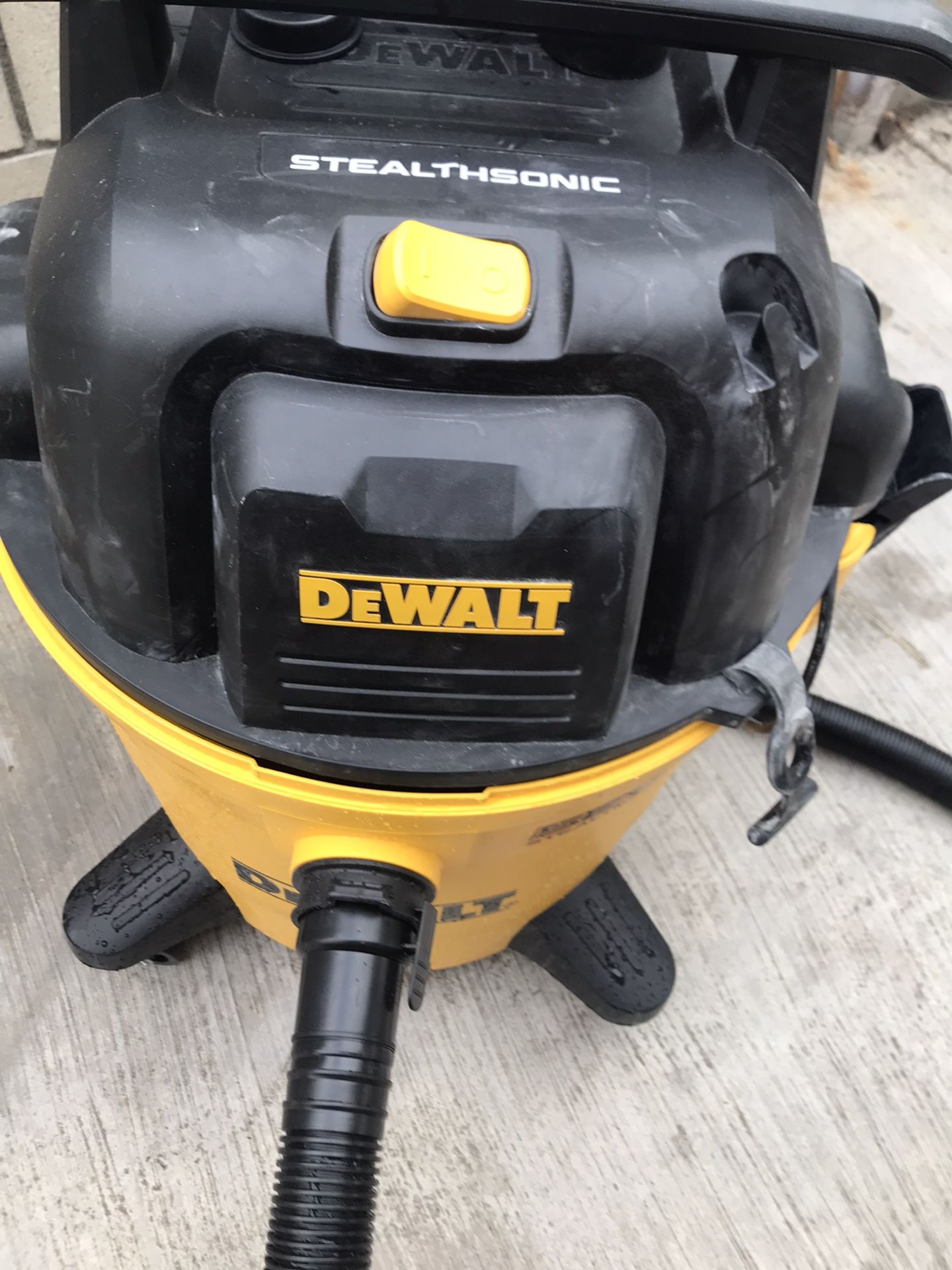 DeWalt 16GL Stealth Wet&Dry Vacuum $150