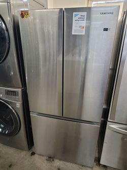 Like New Samsung 32" Wide Apartment Size Stainless Steel French Door Refrigerator