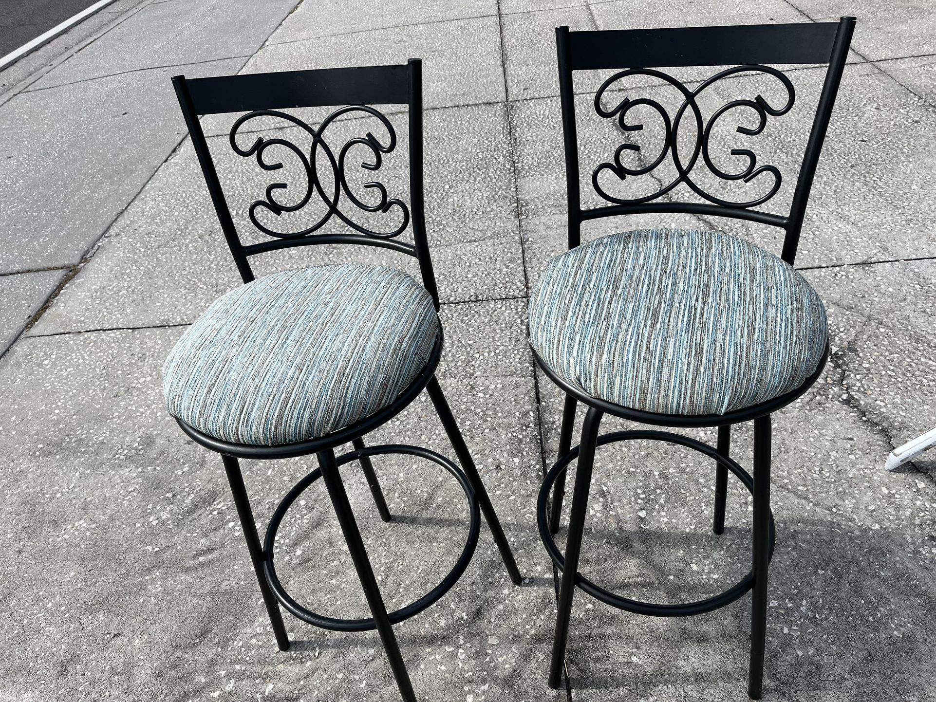Barstools, Rotating
