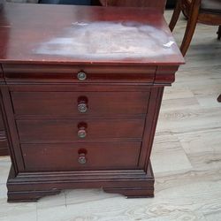 Dresser
