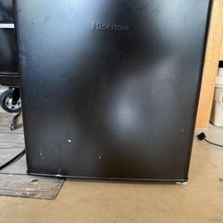 Mini Fridge Hisense