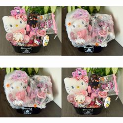 Hello Kitty boo 👻 Gift Basket