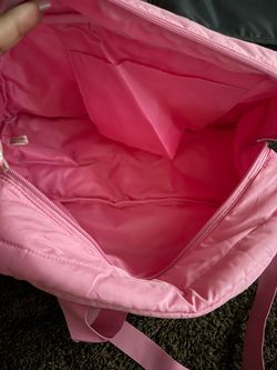 PINK Quilted Pink Women’s Medium 35L Duffle Bag Zip Adjustable Strap Logo