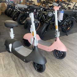 Okai Ceetle Pro EA10C W/ Foldable Seat