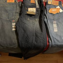 Jeans /sneakers /jackets /ext……jeans 2 Pair Size 40 ….1 Pair Size 30…..and Jeans  Size 36 …sneakers 11 And 11half