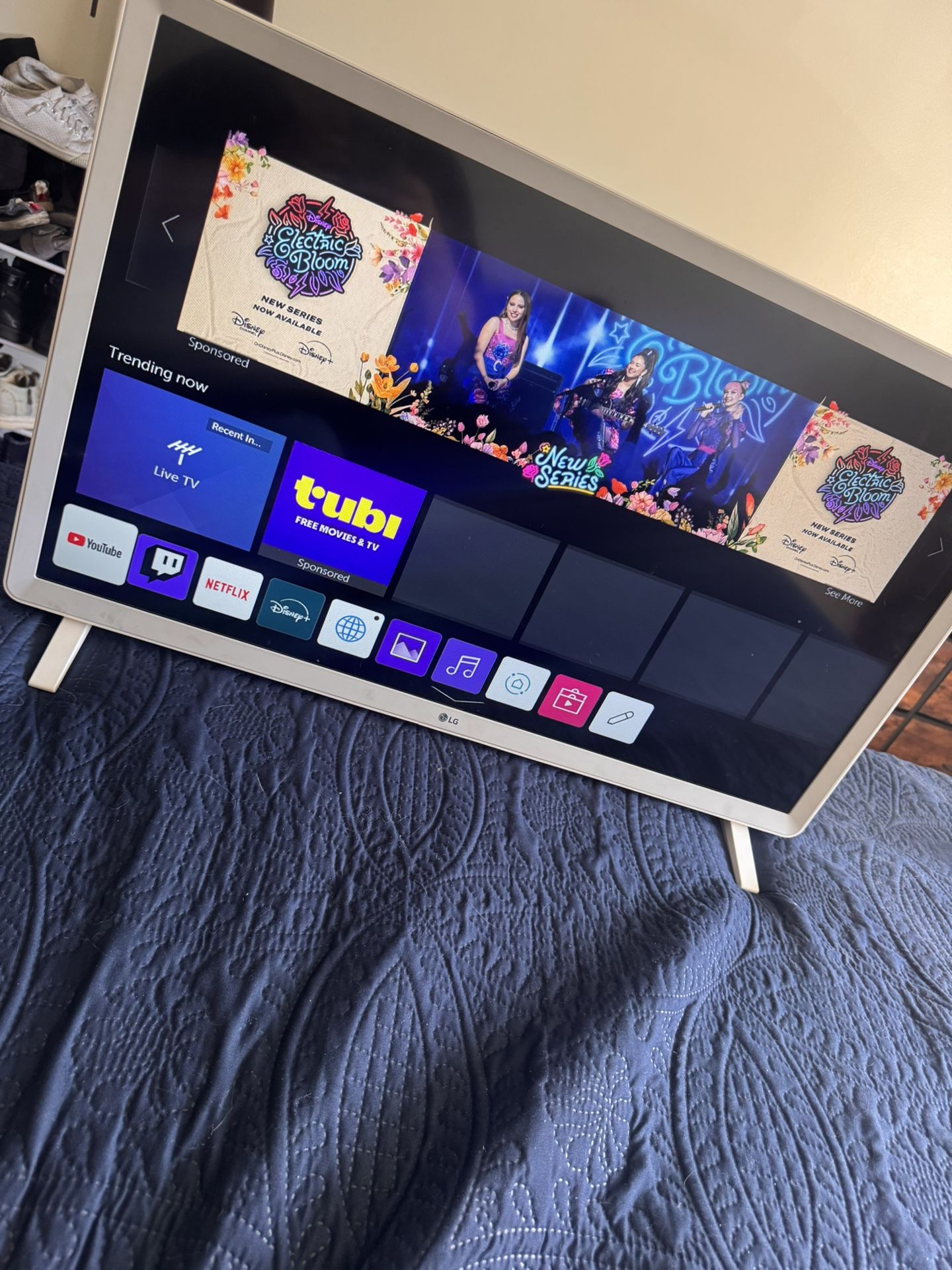 LG 32” TV