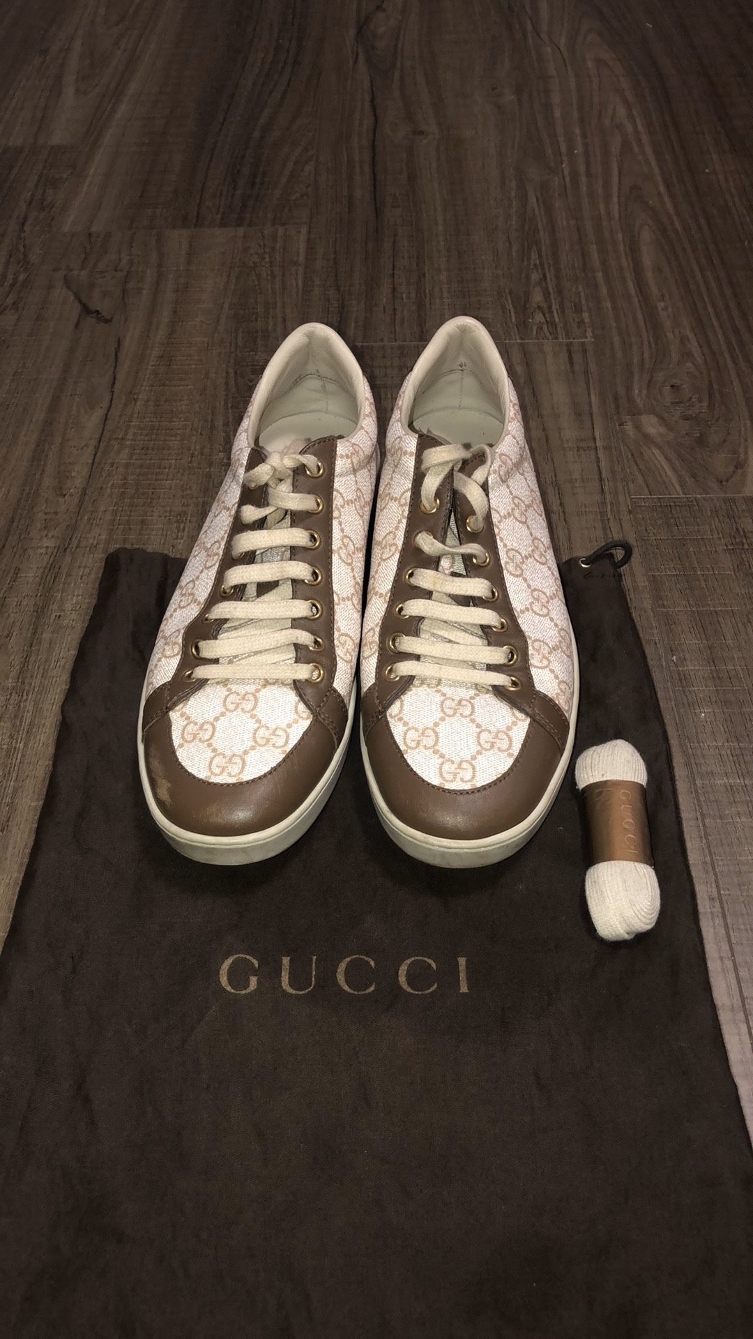 Gucci sneakers size 40 Monogram