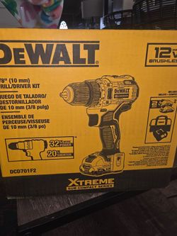 DEWALT 12V Brushless Drill/Driver Kit DCD701F2