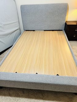 Queen Bed Set &foam mattress