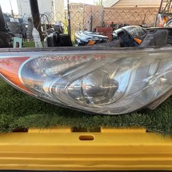 2014 Hyundai sonata RH Headlight 