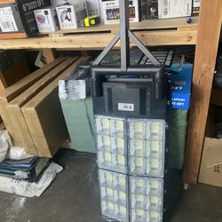 BRAND NEW 20000 WATTS SUPER GRAND LED SOLAR STREETLIGHTS FOR WALKWAYS AND BACK YARD 