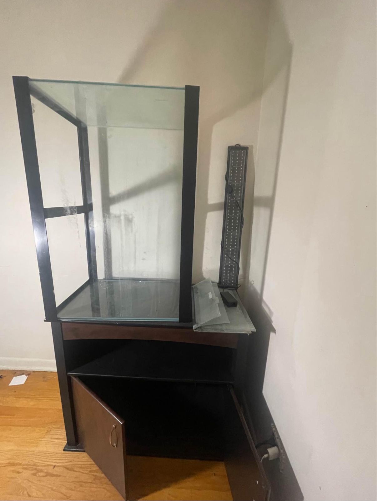Fish Tank With Bottom Table Cabinet