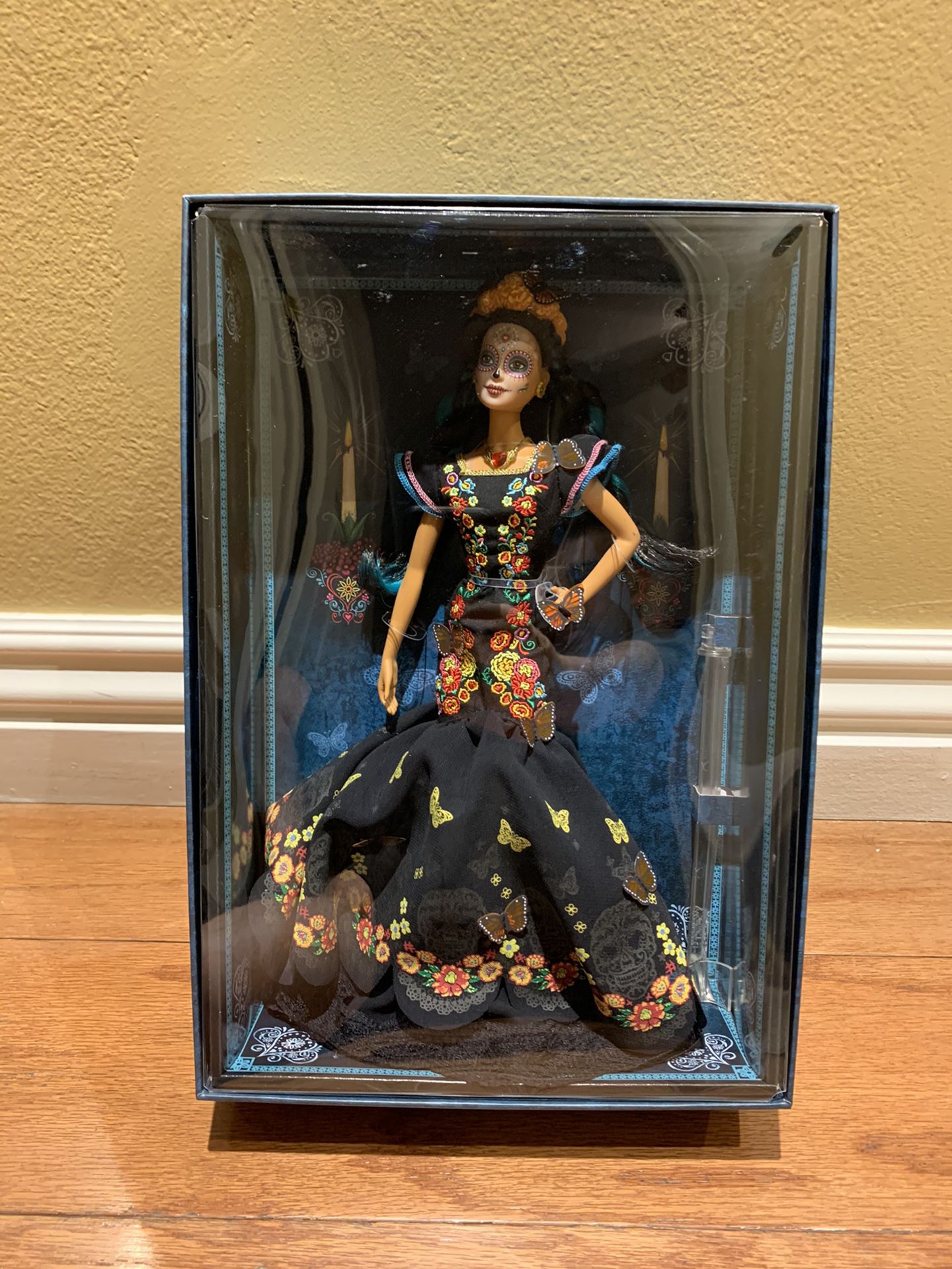 Barbie Dia De Los Muertos - Day of The Dead Doll In Hand