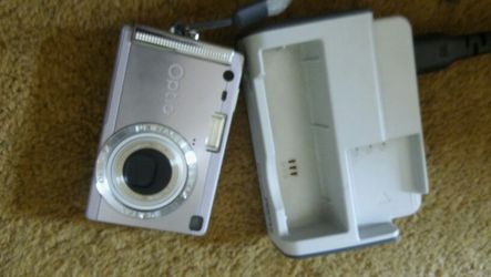 Pentax Optio S5i Camera With Charger 1 Gb Memory Card