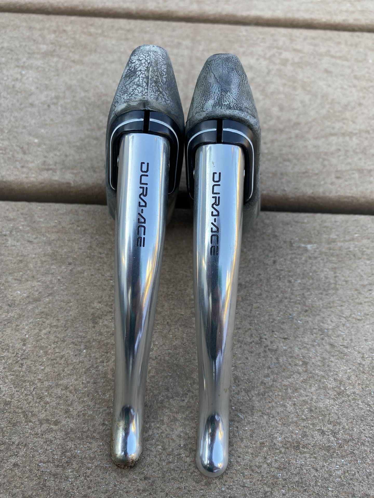 NOS Shimano Dura Ace Non aero Road Bike Brake Levers 7400