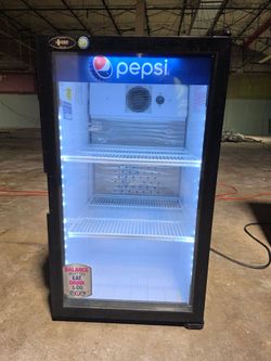 Commercial Pepsi Countertop Glass Door Display Refrigerator / Mini Fridge - QBD - Works Great!