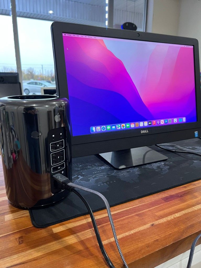 MacPro2013 / 4コア / 32GB / 500GB/ D300 Mac Pro (October 2013) Xeon E5 3.0 GHz - SSD 512 GB - 64GB