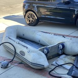 West Marine Dinghy And Tohatsu 4hp Outboard Motor