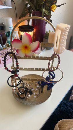 Jewelry holder