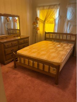 Double bed/dresser w/mirror