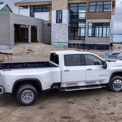 2020-24 CHEVY SILVERADO DUALLY 8FT BED  !!TAILGATE BUMPER AND TAILLIGHTS INCLUDED!!