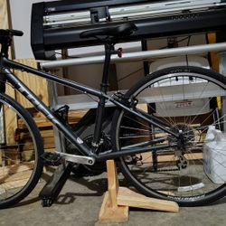 2020 Trek FX1 - Hybrid Bike (size S)