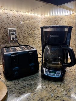Black+Decker coffee maker + 4-slice toaster