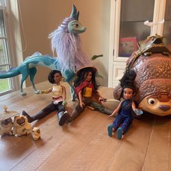 Raya and the Lost Dragon dolls