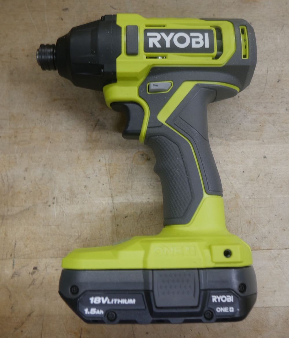 RYOBI PCL235 IMPACT DRIVER W 1 BATTERY PRE OWNED 886184-2