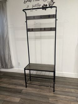 Coat hanger / hall tree