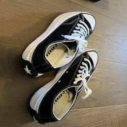 Converse mens like new 10.5