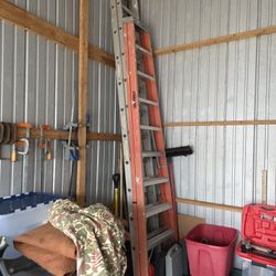 STORAGE UNIT CONTENT SALE