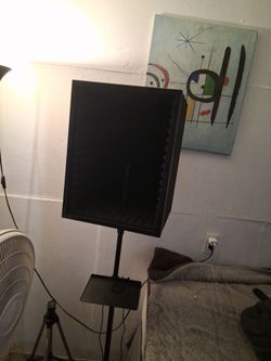 Microphone shield