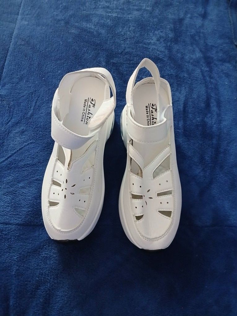 White Woman's Wedge Shoes Size 6.5