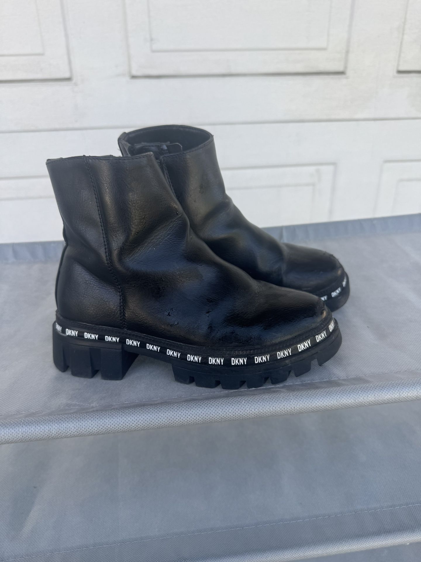 Black Boots US/UK SIZE: 13/11.5 STYLE .DK For Kids