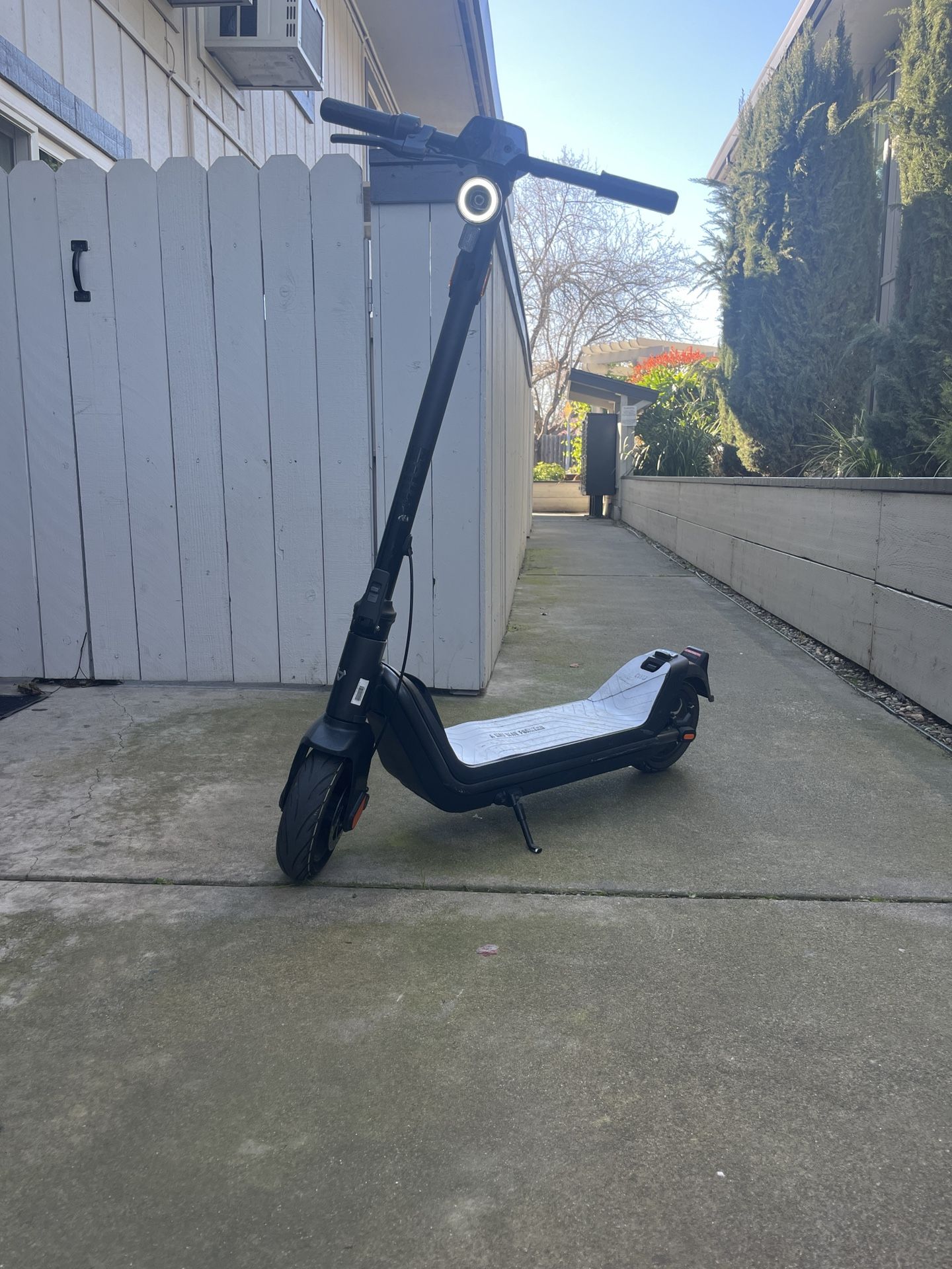 Niu KQi3 Electric Scooter