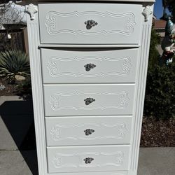 White Ashley 5 Drawer Dresser Chest of Drawers Furniture Excellent Condition