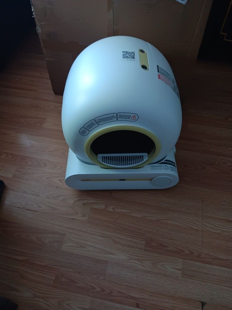 Brand New Automatic Litter Box