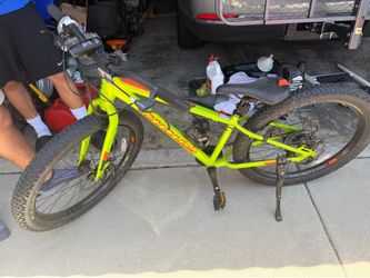 Cannondale Trail 8 Mountain Bike - $450 OBO