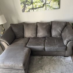 Ashley Couch W/ Chase