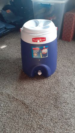 Brand New Rubbermaid 16 liter water cooler