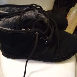 !! Men's UGG Slippers Size 11