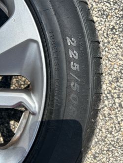 Vendo 4 rines y llantas honda 225/50R17