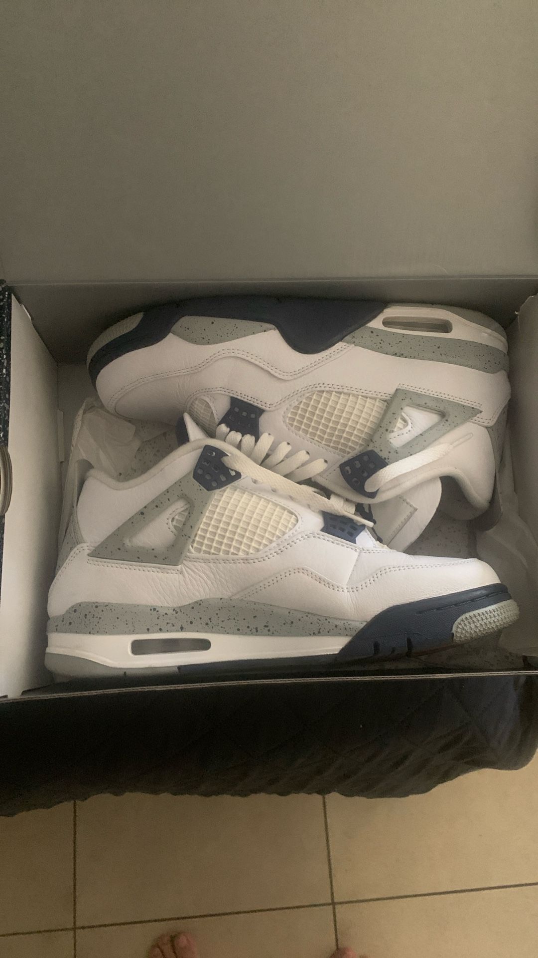 Air Jordan 4 Retro White Cements