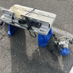 Router table with router