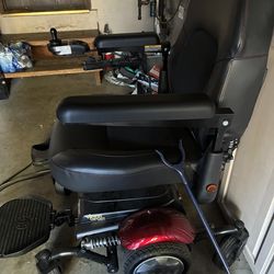 Merits electric chair