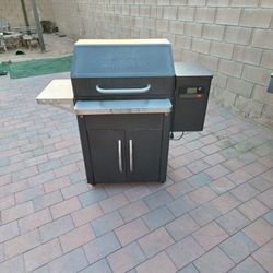Traeger - Silverton 810  OBO