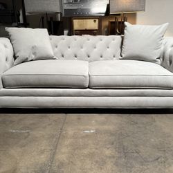 Sofa Tufted NEW