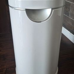 Munchkin Diaper Pail