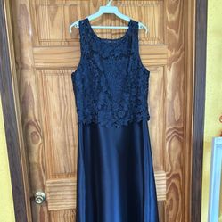 Navy Blue Floor Length Gown Size 16/18